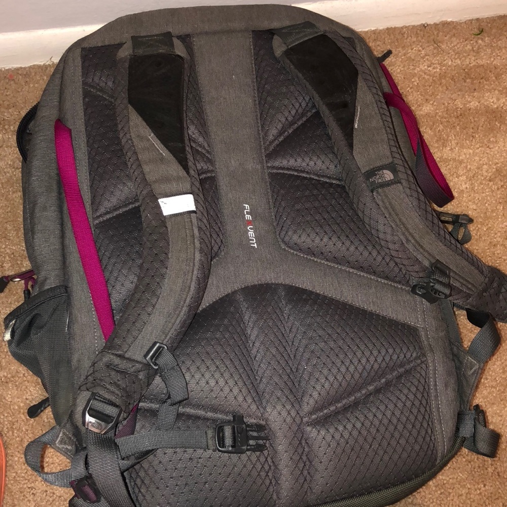 North face back pack - Picture 6 of 6
